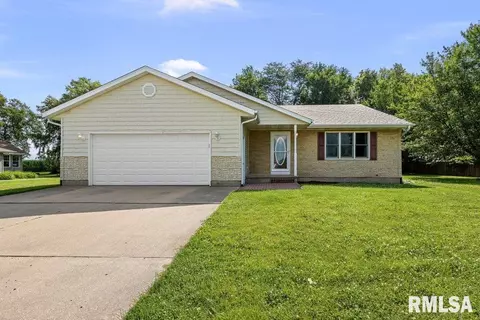6 N Meadowbrook Dr, Geneseo, IL 61254