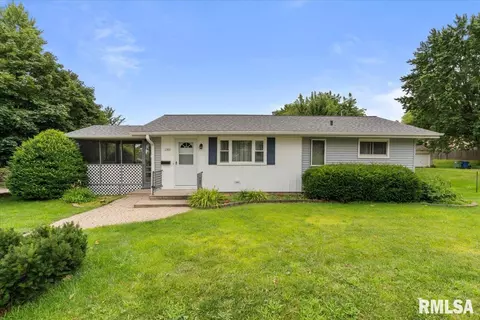 1301 Woodlawn Ave, Clinton, IA 52732