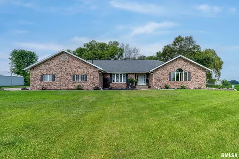 2363 Spicer Ave, Wilton, IA 52778