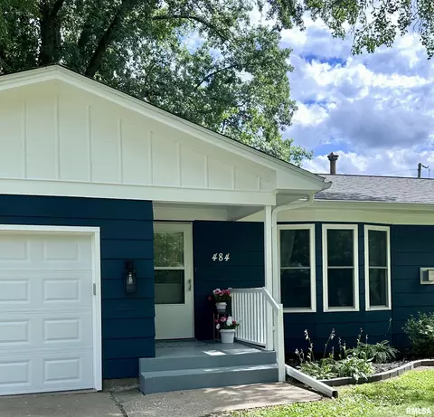 484 26th Avenue Ct, East Moline, IL 61244
