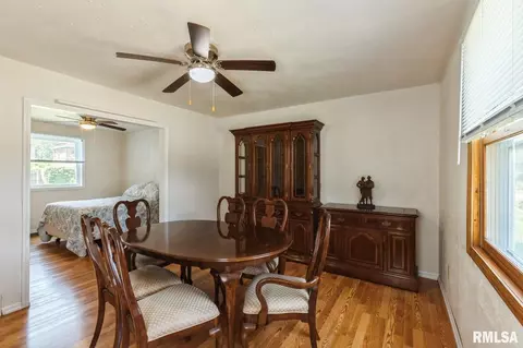 1011 25th St, Moline, IL 61265 photo 11