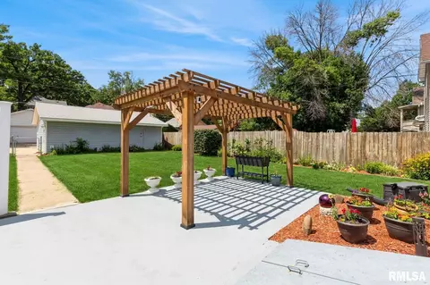 1011 25th St, Moline, IL 61265 photo 5