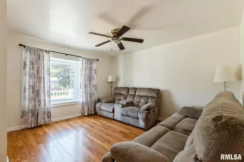 1011 25th St, Moline, IL 61265 photo 7