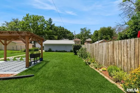 1011 25th St, Moline, IL 61265 photo 6