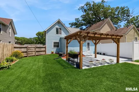 1011 25th St, Moline, IL 61265 photo 4