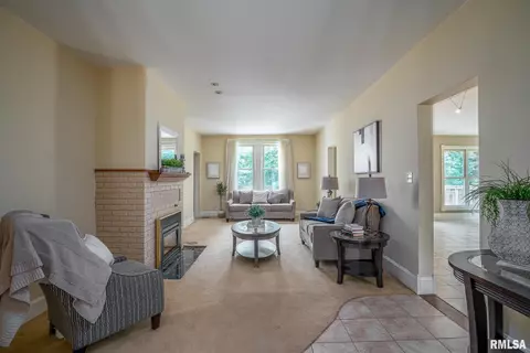1115 27th St, Moline, IL 61265 photo 6