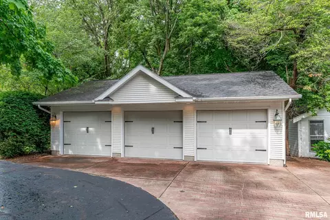 1115 27th St, Moline, IL 61265 photo 3