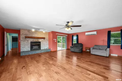 1206 14th St, Viola, IL 61486 photo 17