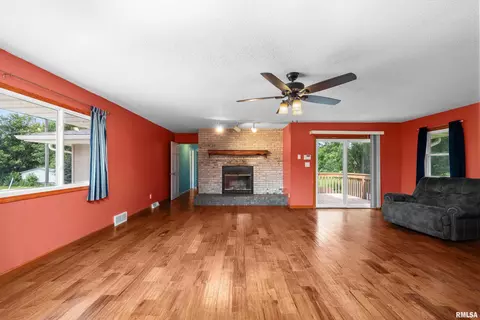 1206 14th St, Viola, IL 61486 photo 18