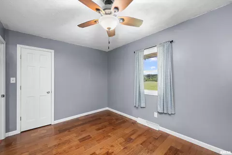 1206 14th St, Viola, IL 61486 photo 29