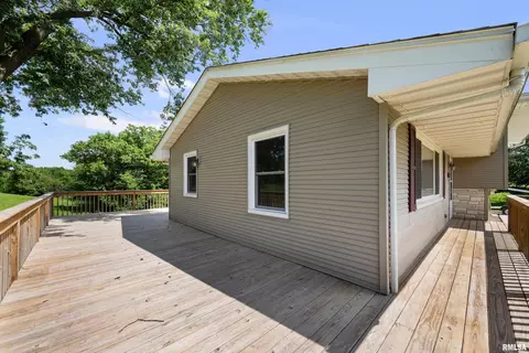 1206 14th St, Viola, IL 61486 photo 4