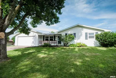 606 13th Ave, Hampton, IL 61256