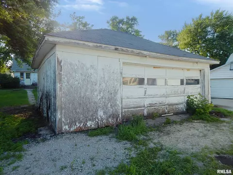 305 N Main St, Chadwick, IL 61014 photo 8