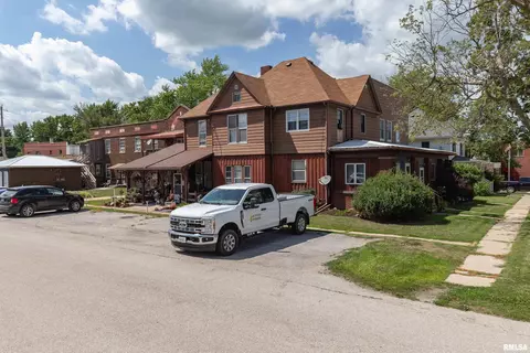 306 W 2nd St, Annawan, IL 61234