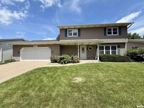 225 38th Ave, East Moline, IL 61244