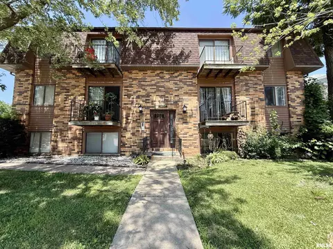 1837 Avenue Of The Cities, Moline, IL 61265