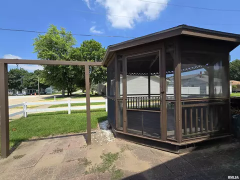 801 14th Ave, Fulton, IL 61252 photo 2