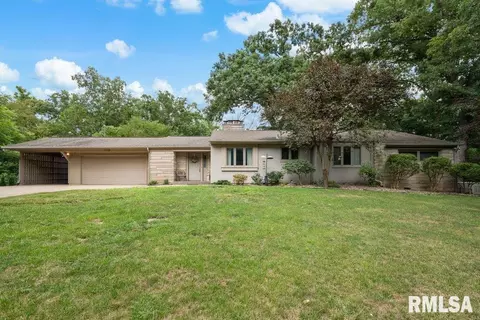2718 30th Street Ct, Moline, IL 61265