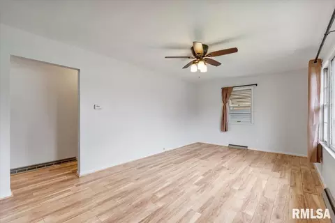 624 E Chestnut St, Geneseo, IL 61254 photo 5