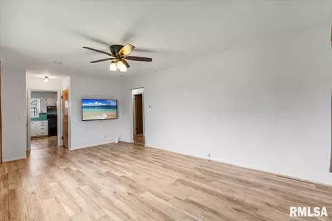 624 E Chestnut St, Geneseo, IL 61254 photo 8