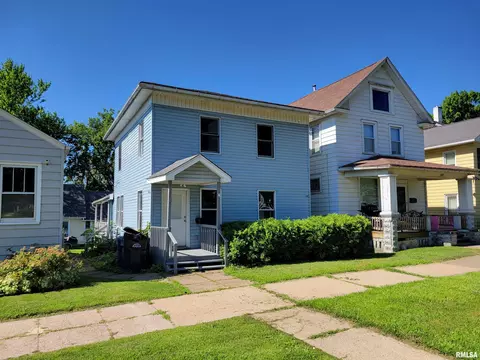 603 11th Ave S, Clinton, IA 52732