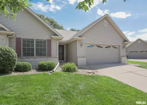 809 Hartz Ct, Le Claire, IA 52753