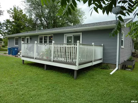 212 W Spring St, Eldridge, IA 52748 photo 22