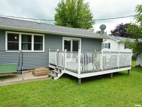 212 W Spring St, Eldridge, IA 52748 photo 21
