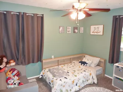 212 W Spring St, Eldridge, IA 52748 photo 14