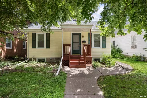 1912 31st Street A, Moline, IL 61265
