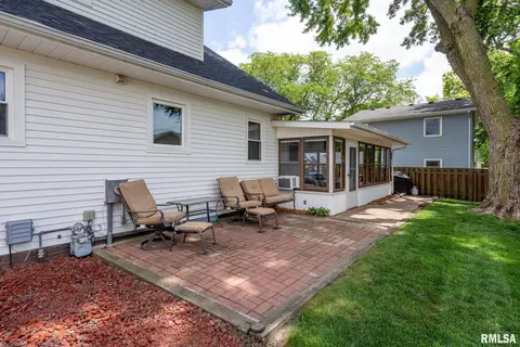 604 N 8th St, Eldridge, IA 52748 photo 35