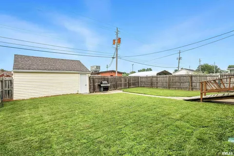 527 20th Ave, Moline, IL 61265 photo 32