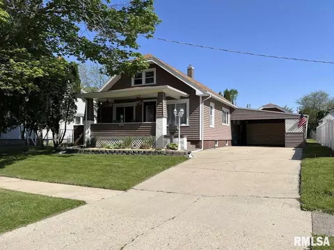 910 Rockwell St, Kewanee, IL 61443
