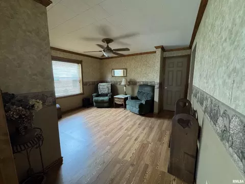 912 N 13th St, Herrin, IL 62948 photo 9