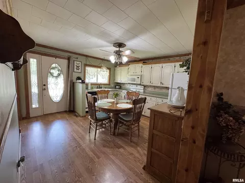 912 N 13th St, Herrin, IL 62948 photo 7