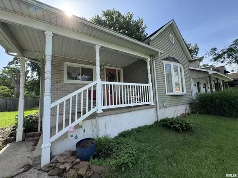 912 N 13th St, Herrin, IL 62948 photo 3