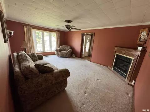 912 N 13th St, Herrin, IL 62948 photo 8