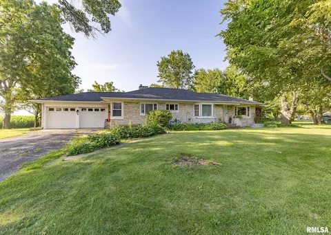 708 W Center St, Cambridge, IL 61238