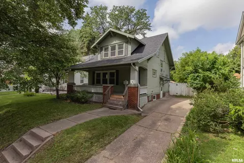 711 3rd Street A, Moline, IL 61265