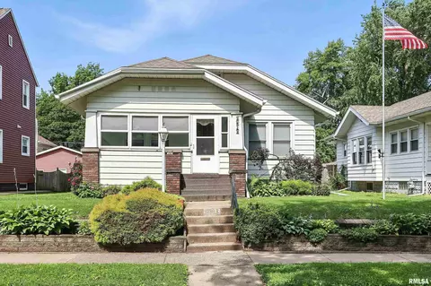 2612 Carey Ave, Davenport, IA 52803