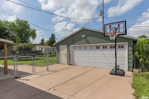 4809 45th Ave, Moline, IL 61265 photo 33