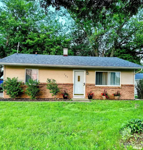 103 W 5th St, Coal Valley, IL 61240