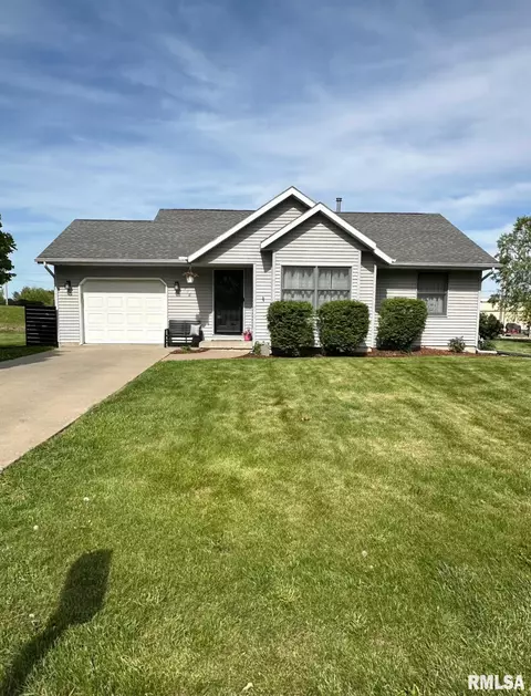 716 Swift Ct, Maquoketa, IA 52060