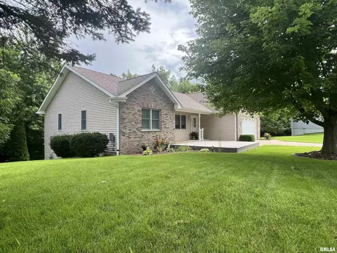 522 33rd Ave N, Clinton, IA 52732