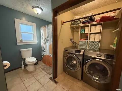 203 W North St, Morrison, IL 61270 photo 9