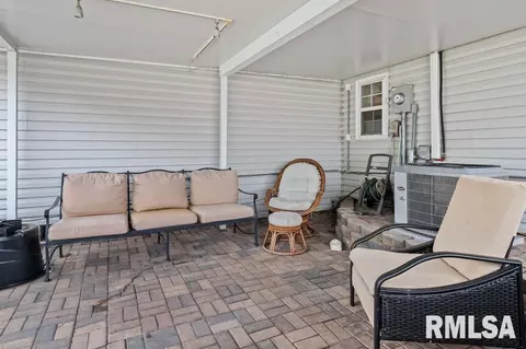 207 E 2nd St, Coal Valley, IL 61240 photo 19