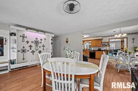 207 E 2nd St, Coal Valley, IL 61240 photo 10