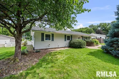 207 E 2nd St, Coal Valley, IL 61240 photo 17