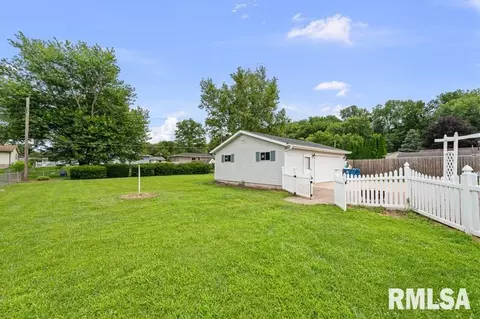 207 E 2nd St, Coal Valley, IL 61240 photo 22