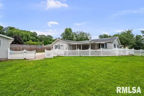 207 E 2nd St, Coal Valley, IL 61240 photo 2